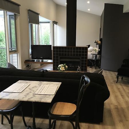 Indulge At Daylesford Villa Bagian luar foto